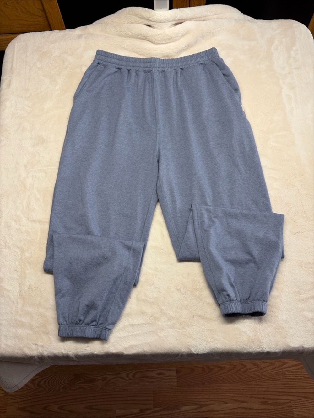 Vuori Boyfriend Joggers Blue Women's Sz M